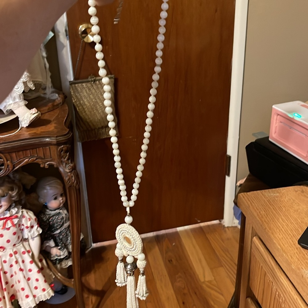 Elegant White and Silver Beaded Chico’s Necklace (AAA) - Picture 15 of 15